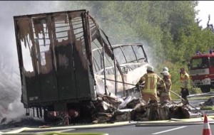 Contaron 19 muertos tras quemarse vivos en el  incendio de un autobús en Alemania